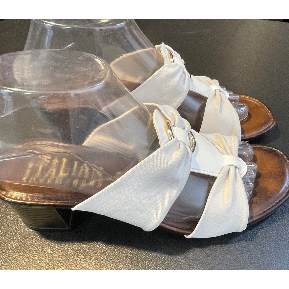 Italian Shoemakers Womens 7.5 Heeled Sandals White Bow Block Heel Made in Italy